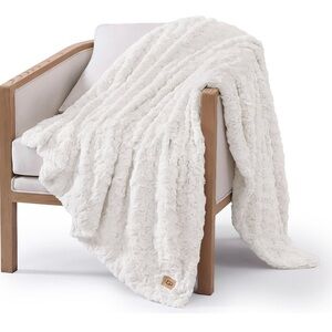 UGG Adalee Faux Fur Natural White Blanket, Luxury Lightweight Cozy Throw 50"x70"